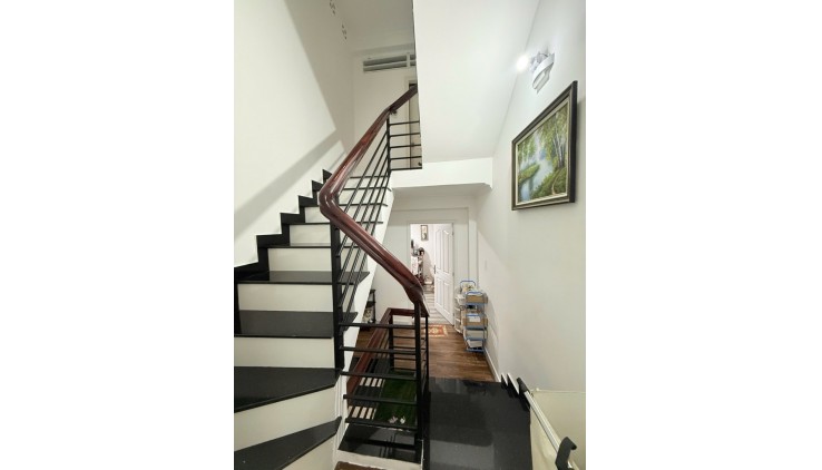 CÁCH 1 CĂN RA MẶT TIỀN KHUÔNG VIỆT, 55M2, 4 TẦNG GIÁ NHỈNH 6 TỶ